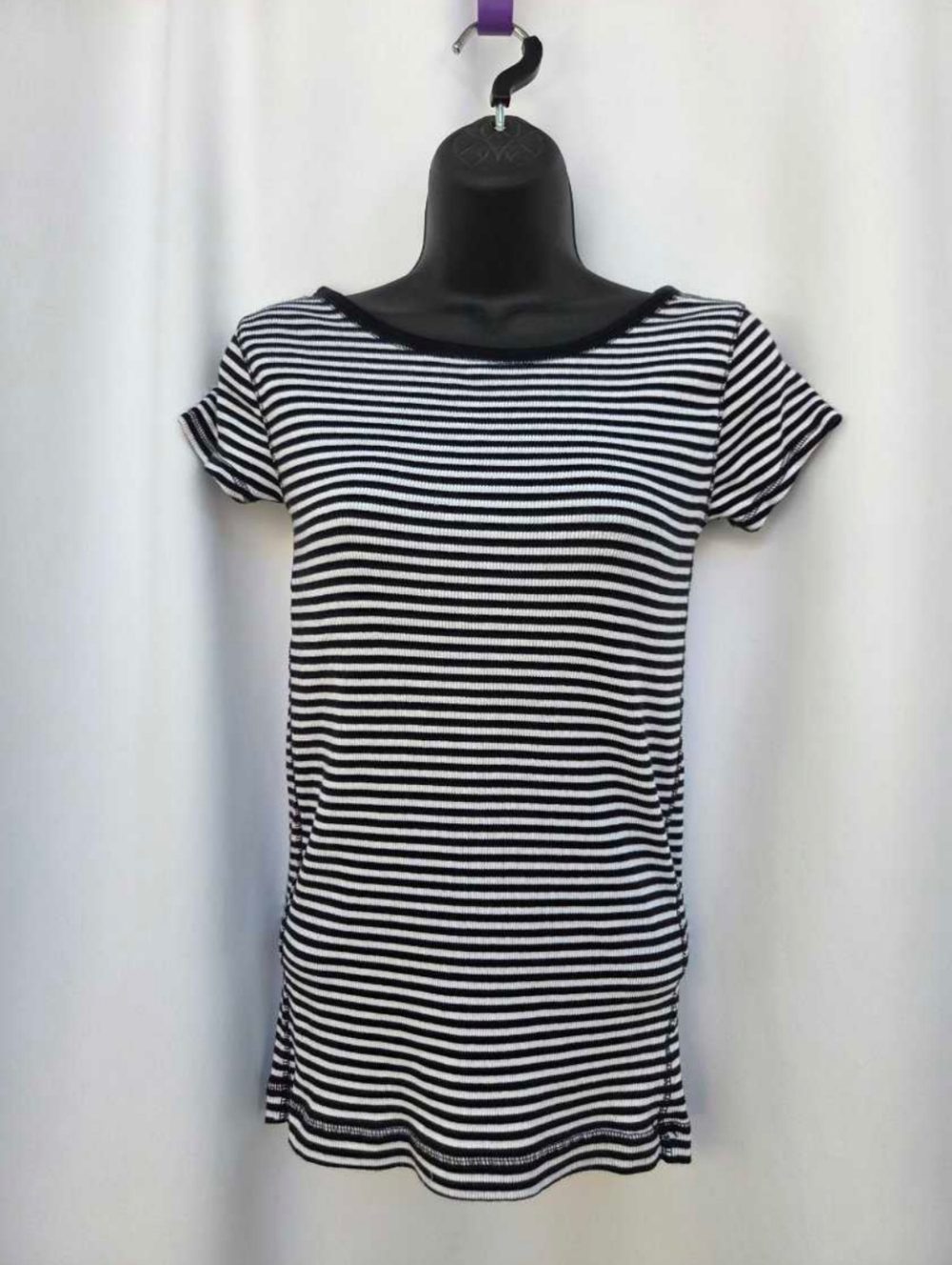 VTG Y2K GAP Black & White Striped Short Sleeve Tee - Size Small